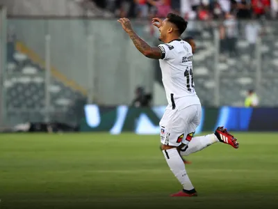 Colo-Colo golea a Palestino y empieza con el pie derecho