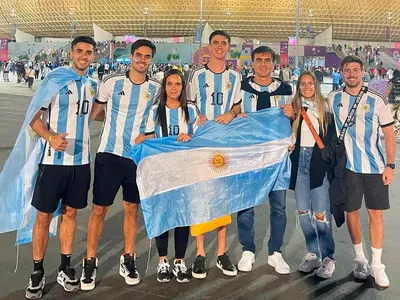 [VIDEO] A semifinales: Así celebró Gustavo Quinteros y su familia la dramática clasificación de Argentina en el Mundial