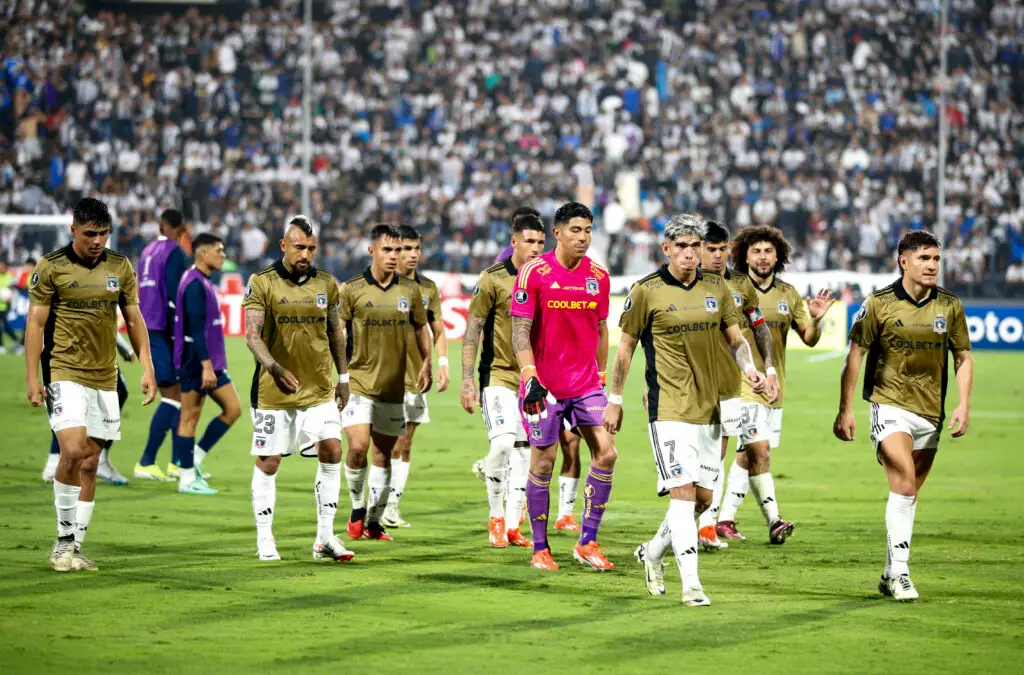 Jugadores de Colo-Colo luego del primer tiempo contra Alianza Lima.