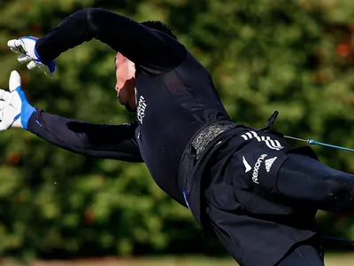 [Video]: «Brayan Courtois» se luce en el entrenamiento de porteros