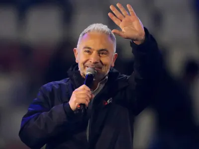 «Fue notable»: Juvenal Olmos deja de lado los colores y se saca el sombrero ante la hinchada de Colo-Colo