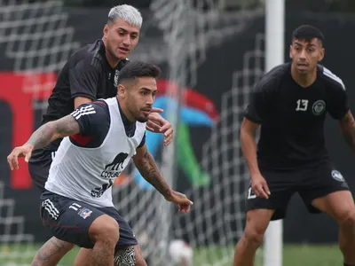 [VIDEO] Llegaron los goles: Colo-Colo derrotó a Santiago City en partido amistoso a puertas cerradas