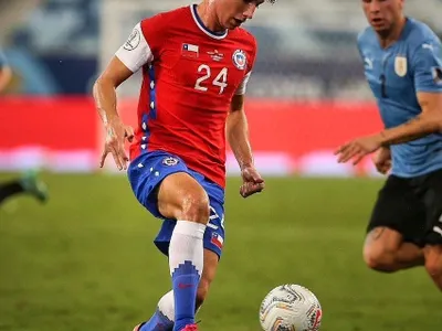 Cacique histórico: Arriagada entra a un selecto Top 5 tras su debut con La Roja