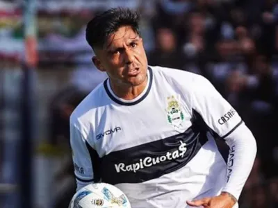 ¿Llegará? La gran traba de Cristian Tarragona que pone en duda su posible fichaje por Colo-Colo
