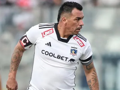 Para Copa Libertadores: Esteban Paredes apunta los refuerzos que le faltaron a Colo-Colo para 2025