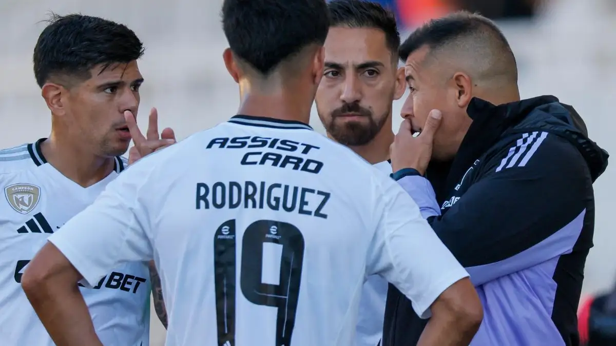 Aseguran que las relaciones entre el plantel y el DT albo podría tener fisuras.