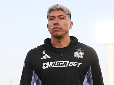 Peñarol aceptó: Revelan el acuerdo al que llegó Colo-Colo por el fichaje de Brayan Cortés