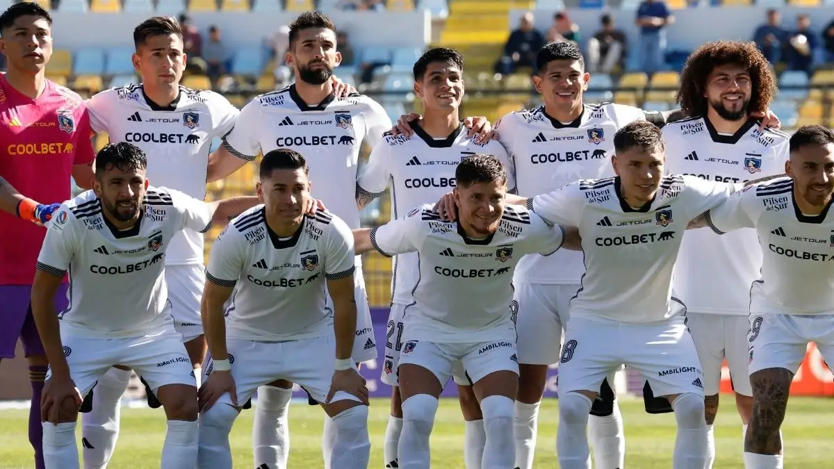 Colo-Colo enfrenta a Everton.