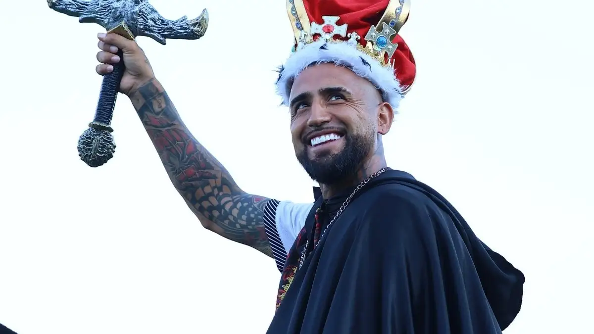 Arturo Vidal se abrió a volver a jugar como líbero.