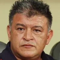 «Me fastidia»: Claudio Borghi arremetió contra Maximiliano Falcón y se llenó de críticas de hinchas de Colo-Colo