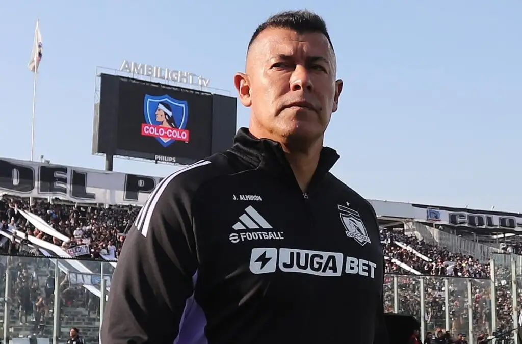 El puesto de Jorge Almirón como entrenador de Colo-Colo no estaría en duda.