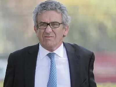 Suspenden remate de acciones de Leonidas Vial