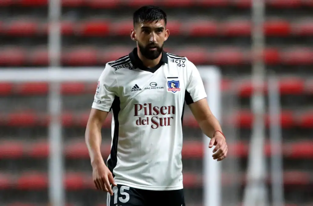 Colo-Colo aún no define si inscribirá a Emiliano Amor durante el segundo semestre del 2023.