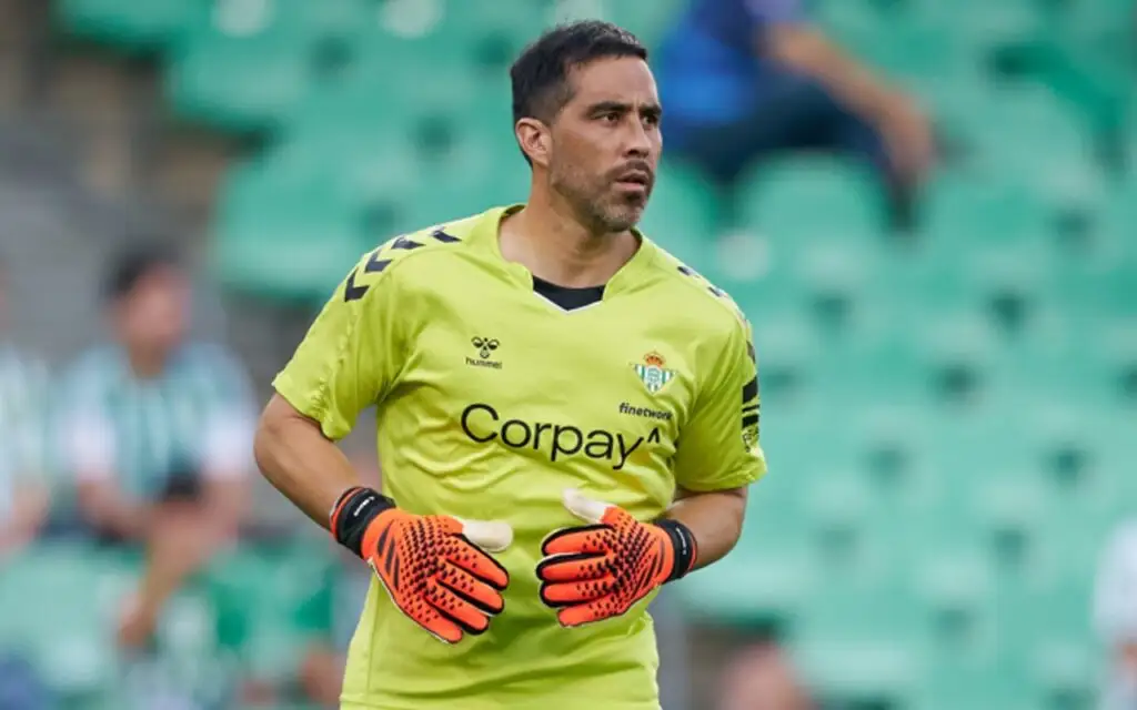 Claudio Bravo es el nuevo capitán de Real Betis.