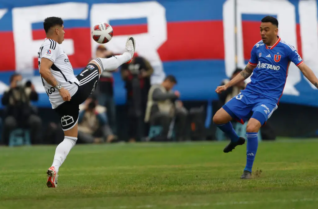 Colo-Colo empató 1-1 con Universidad de Chile.