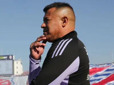 «No puede ser posible»: Desde Colo-Colo cuestionan decisión de Jorge Almirón durante la primera rueda