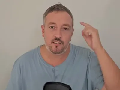 «A Colo-Colo lo dirige un gordo borracho»: Periodista argentino lanza un feroz ninguneo al Cacique