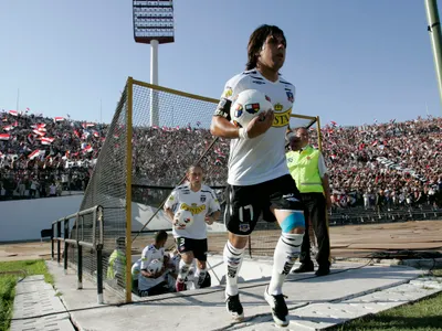 Santiago Wanderers ya alzó la voz: Arturo Sanhueza anticipa su despedida y le manda un palo a Colo-Colo