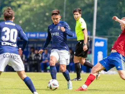 Joan Cruz suma su primera titularidad en triunfo del Real Oviedo Vetusta y recibe elogios de los hinchas