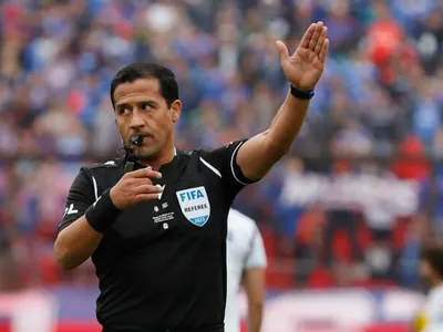 En Colo-Colo reprueban el arbitraje del Superclásico y enumeraron las acciones donde se sintieron perjudicados : «Es escandaloso»