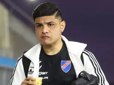 ¿Jugará el fin de semana? Revelan diagnóstico de lesión que sufrió Claudio Aquino en último duelo de Colo-Colo