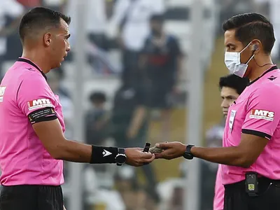Categórico: Informe arbitral sentenció a Colo-Colo y el superclásico podría jugarse sin público