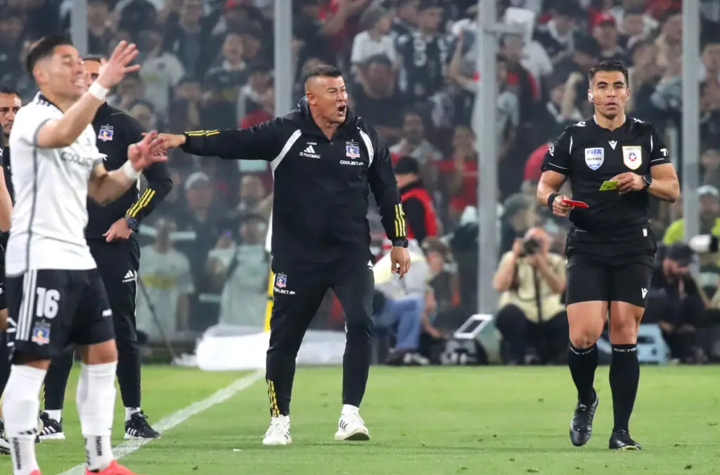 Jorge Almirón tuvo una violenta reacción con José Cabero.