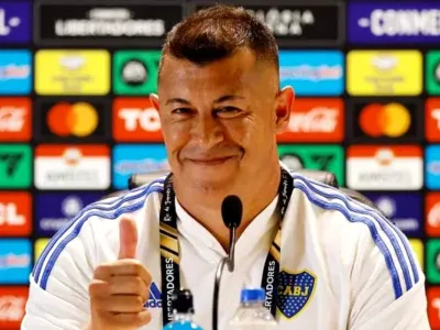 Ya piensa en refuerzos: Jorge Almirón llamó a dos jugadores de Boca Juniors para reforzar a Colo-Colo