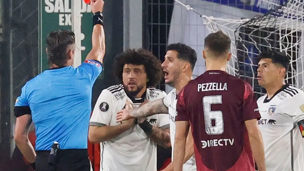 Maximiliano Falcón fue expulsado frente a River Plate.
