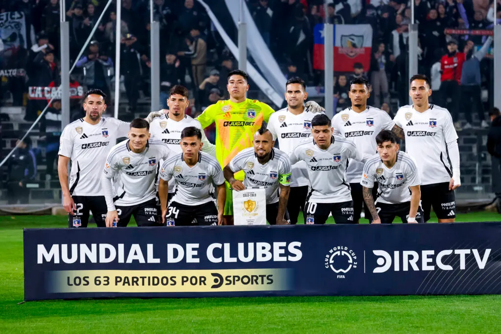 Futbol, Colo Colo vs Cobresal 
Fecha 14, Liga de Primera 2025.
El equipo de Colo Colo, es fotografiado durante el partido de primera division disputado en el Estadio Monumental David Arellano, en Santiago de Chile.
17/06/2025
Pepe Alvujar/Photosport

Football, Colo Colo vs Cobresal
14th turn, Division League 2025.
Colo Colo’s teams are pictured during the first division match at the  David Arellano Monumental Stadium, in Santiago, Chile.
17/06/2025
Pepe Alvujar/Photosport. Trepó en la tabla Colo-COlo.