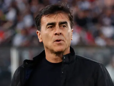 No lo quiere: Histórico borra a Gustavo Quinteros y nombra al nuevo entrenador de Colo-Colo para la temporada 2024