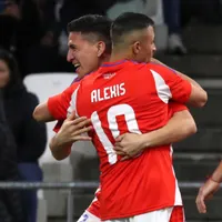 Superó a otro histórico de La Roja: El importante registro que alcanzó Alexis Sánchez ante Francia