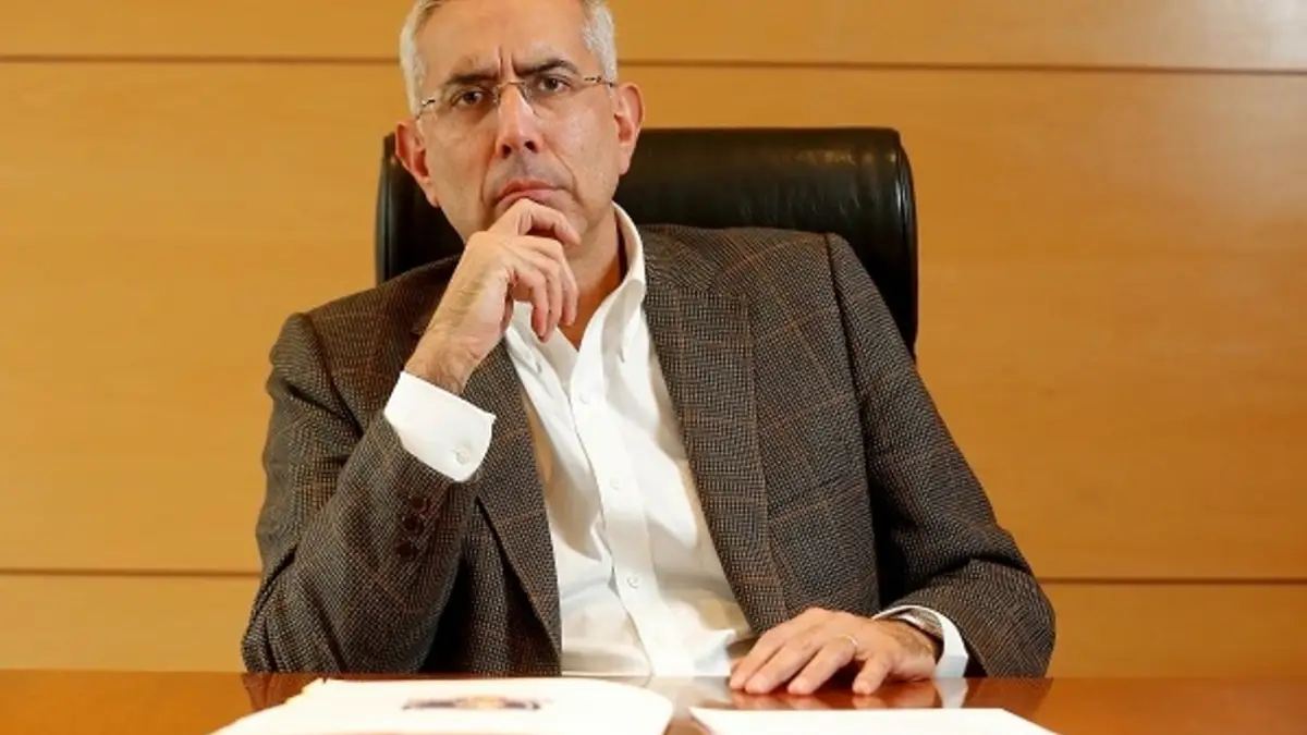 Carlos Cortés, director del bloque Vial/Ruiz-Tagle, se cuadró con Zavala.