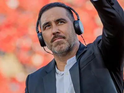 «Grandeza que cuesta encontrar»: Claudio Bravo aplaude y llena de elogios a jugador de Colo-Colo
