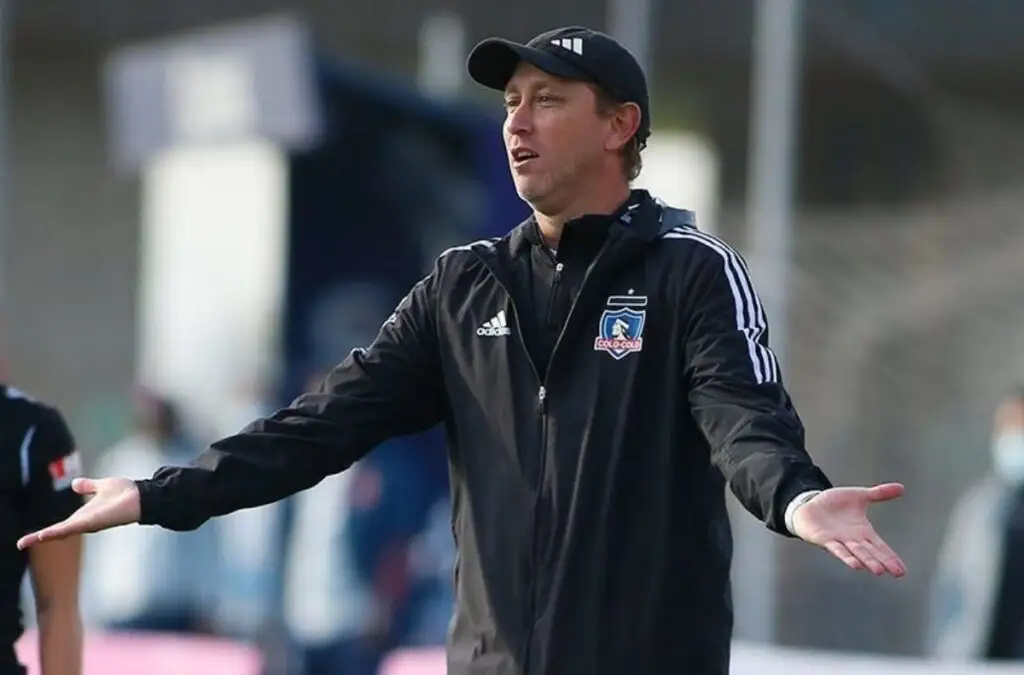 Luis Mena asumiría como técnico interino de la Selección Chilena.