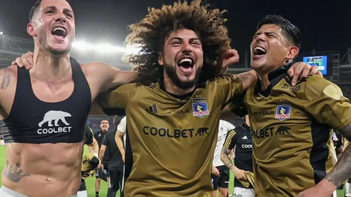 Colo-Colo jugará con camiseta dorada frente a River Plate.
