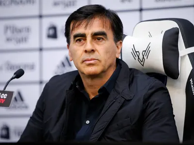 Bombazo: Aseguran que Blanco y Negro ya tiene al reemplazante de Gustavo Quinteros en caso de irse