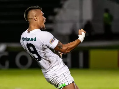 [VIDEO] Javier Parraguez se viste de héroe y vuelve anotar en Brasil con el ABC FC