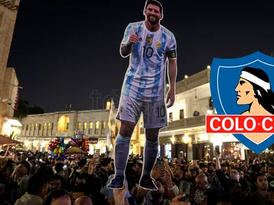 [VIDEO] Ex DT de Colo-Colo se vuelve loco en Qatar y es sorprendido alentando a la selección Argentina