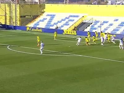 Ex Colo-Colo se despacha un golazo olímpico que está recorriendo el mundo entero
