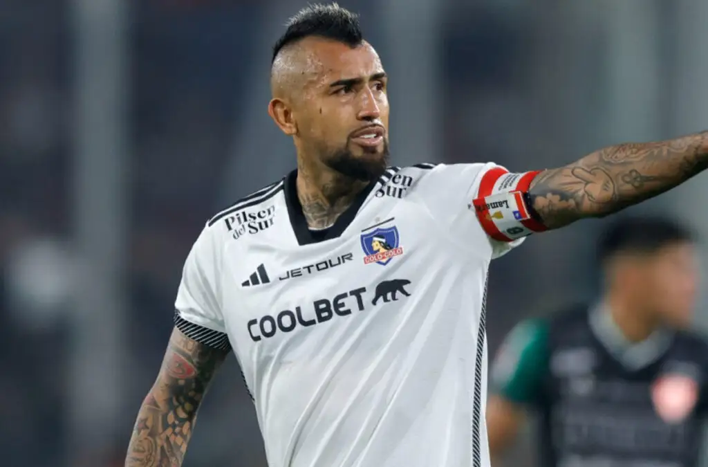 Verónica Bianchi eligió a Arturo Vidal por sobre Charles Aránguiz.