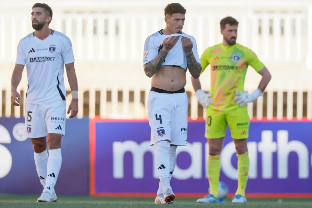 Jugadores de Colo-Colo tras caer ante Limache.