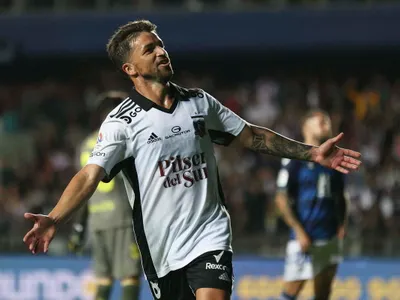 ¡Se volvieron locos! Las increíbles reacciones de los hinchas de Alianza Lima por la llegada de Gabriel Costa