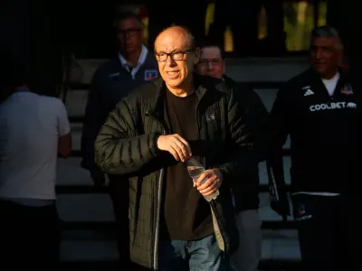 «La Joya» se puede ir de Colo-Colo: Desmienten a Alfredo Stöhwing por la situación de Carlos Palacios