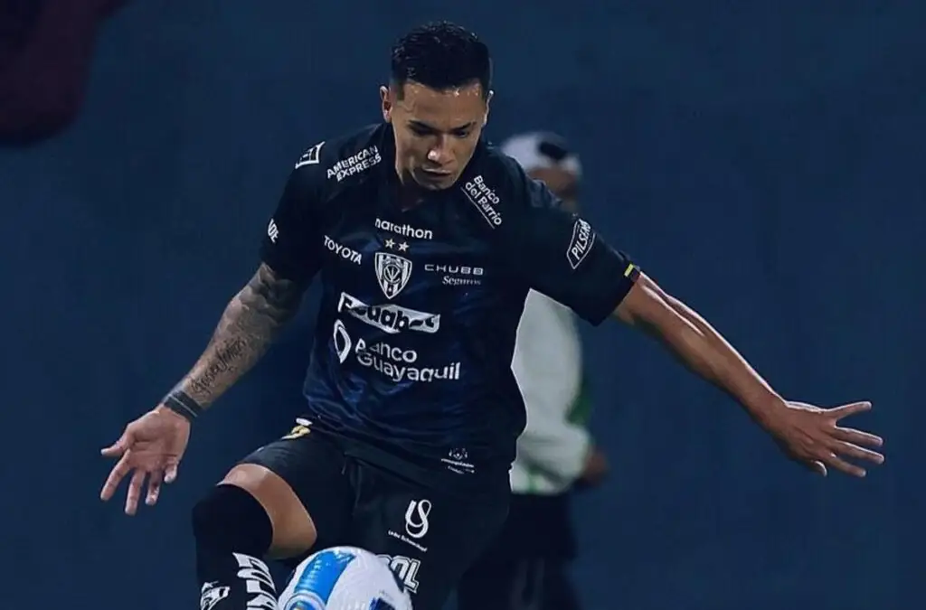 Matías Fernández jugando por Independiente del Valle.