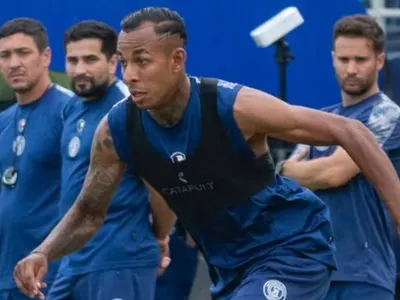 Definitivo: Revelan la decisión que tomó Blanco y Negro por el fichaje de Sebastián Villa en Colo-Colo
