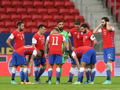 La Roja liberó a dos jugadores de la nómina y llamó a uno de emergencia