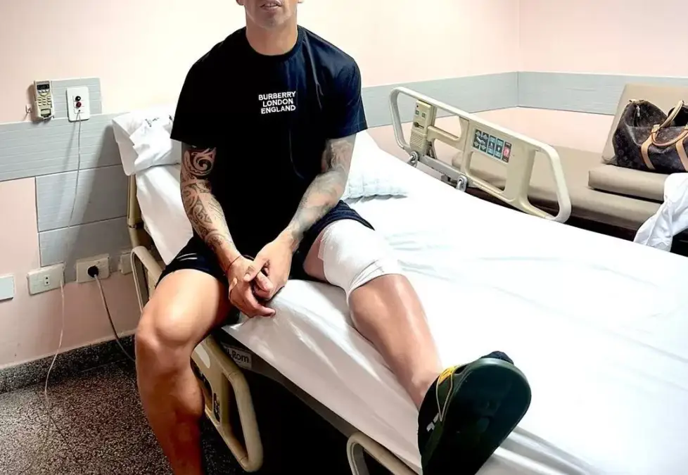 Lucas Barrios fue operado tras sufrir una rotura de ligamentos.