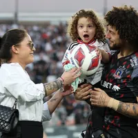 Una hincha más: Florencia Pouso saca su lado más fanático y le enseña el himno de Colo-Colo a Domingo Falcón