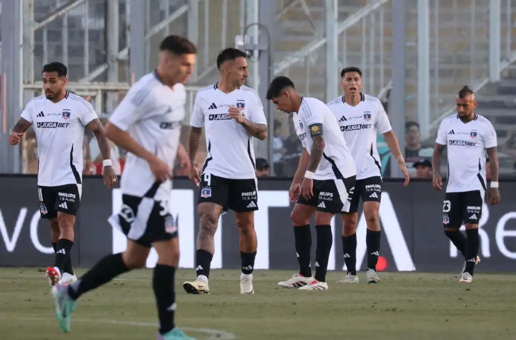 El periodista apuntó contra los jugadores por su silencio ante la amenaza de los hinchas de suspender la Supercopa.